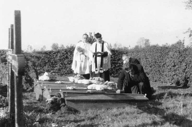 Bestand:42651 Begrafenis Antoniusparochie.jpg